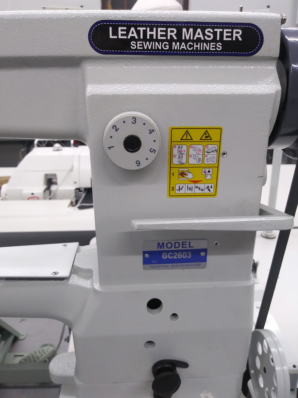 LEATHER MASTER GC2603 Small Cylinder Leather Sewing Machine