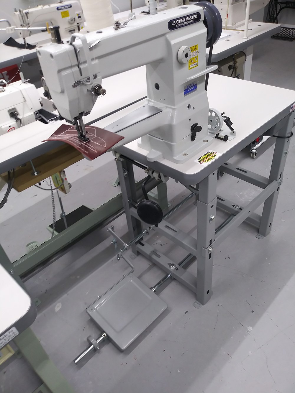 LEATHER MASTER GC2603 Small Cylinder Leather Sewing Machine