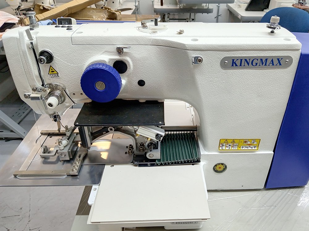 Automatic Label Sewing Machine Pattern Sewing Machine KINGMAX GT-210E-1306 - SEWMAX Industrial Sewing Machines Automatic Label Sewing Machine Pattern Sewing Machine KINGMAX GT-210E-1306