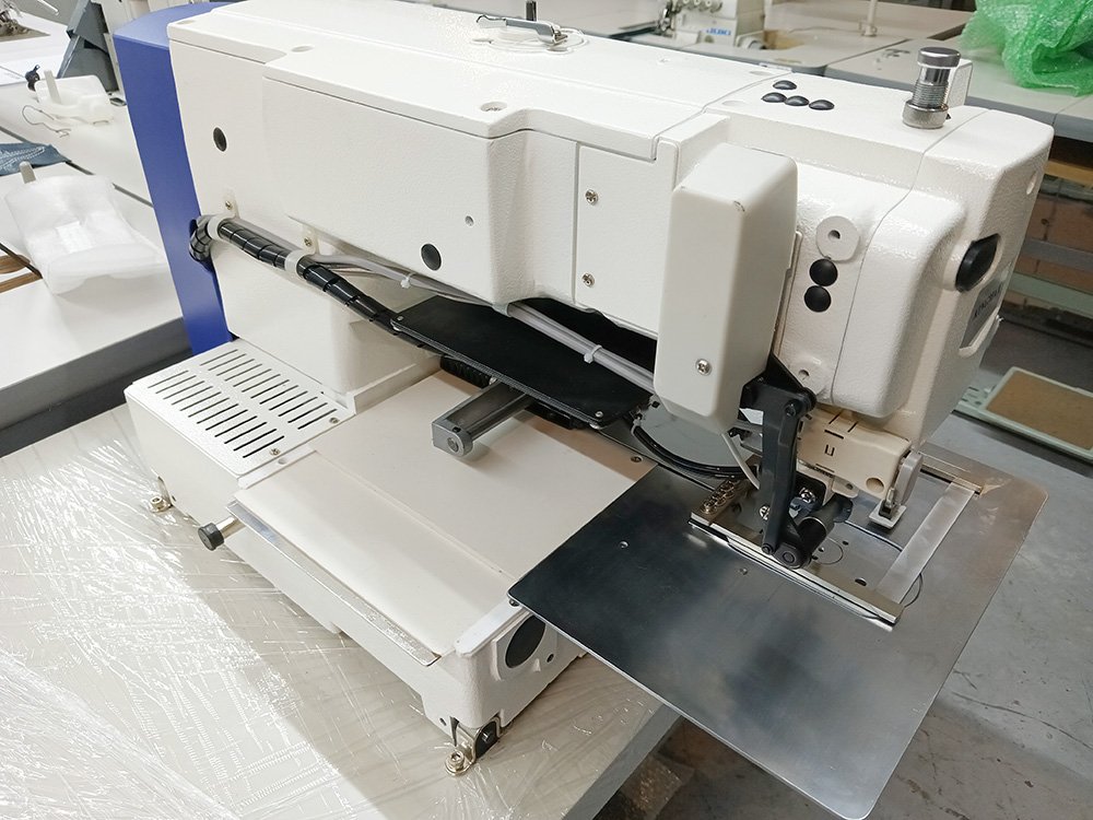 Automatic Label Sewing Machine Pattern Sewing Machine KINGMAX GT-210E-1306 - SEWMAX Industrial Sewing Machines Automatic Label Sewing Machine Pattern Sewing Machine KINGMAX GT-210E-1306