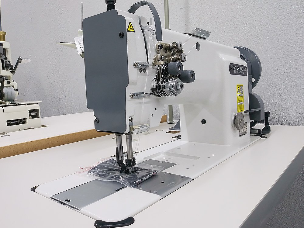 LEATHER MASTER 20518 Double Needle Sewing Machine