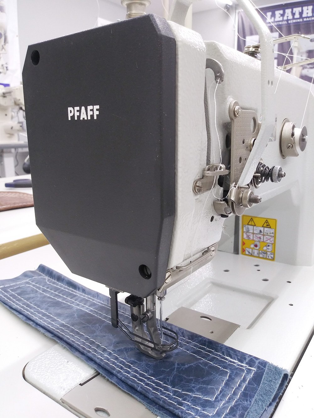 PFAFF 1245 Upholstery Sewing Machine