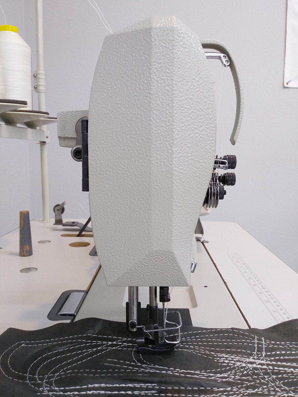 CONSEW 339RB-3 Double Needle Walking Foot Sewing Machine