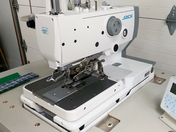 JACK JK-T9820-02 Electronic Key Hole Sewing Machine
